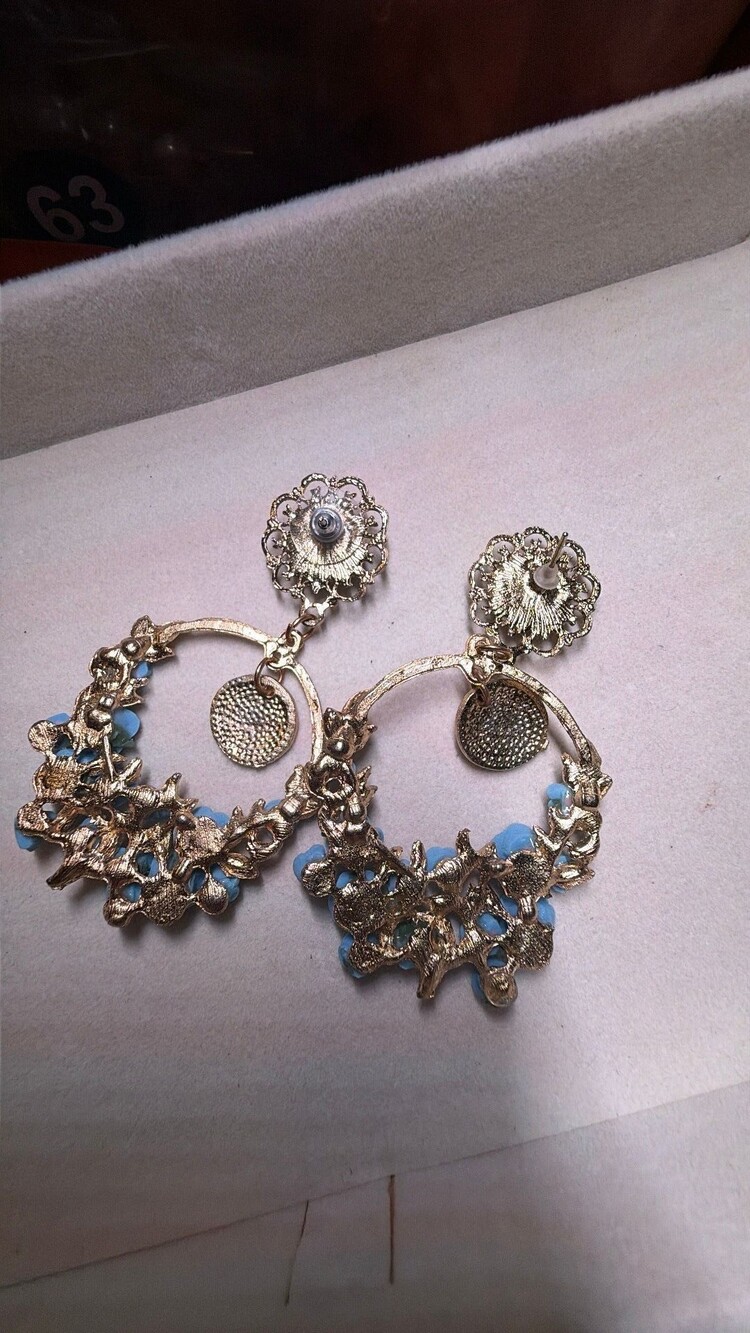 Vintage-Inspired Post-backs - Picture 2 of 2
